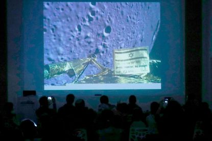 Israel's Beresheet craft takes selfie before crash-landing on the moon
