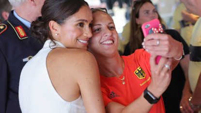 Meghan, Duchess of Sussex takes selfies with Invictus athletes during the Invictus Games Dusseldorf 2023 - One Year To Go events, on September 06, 2022 in Dusseldorf, Germany