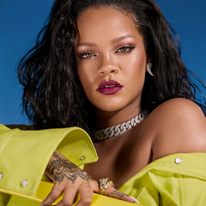 Rihanna wearing Fenty Beauty 