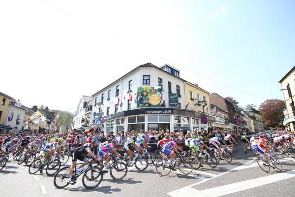 Rounding the bend on the Cauberg
