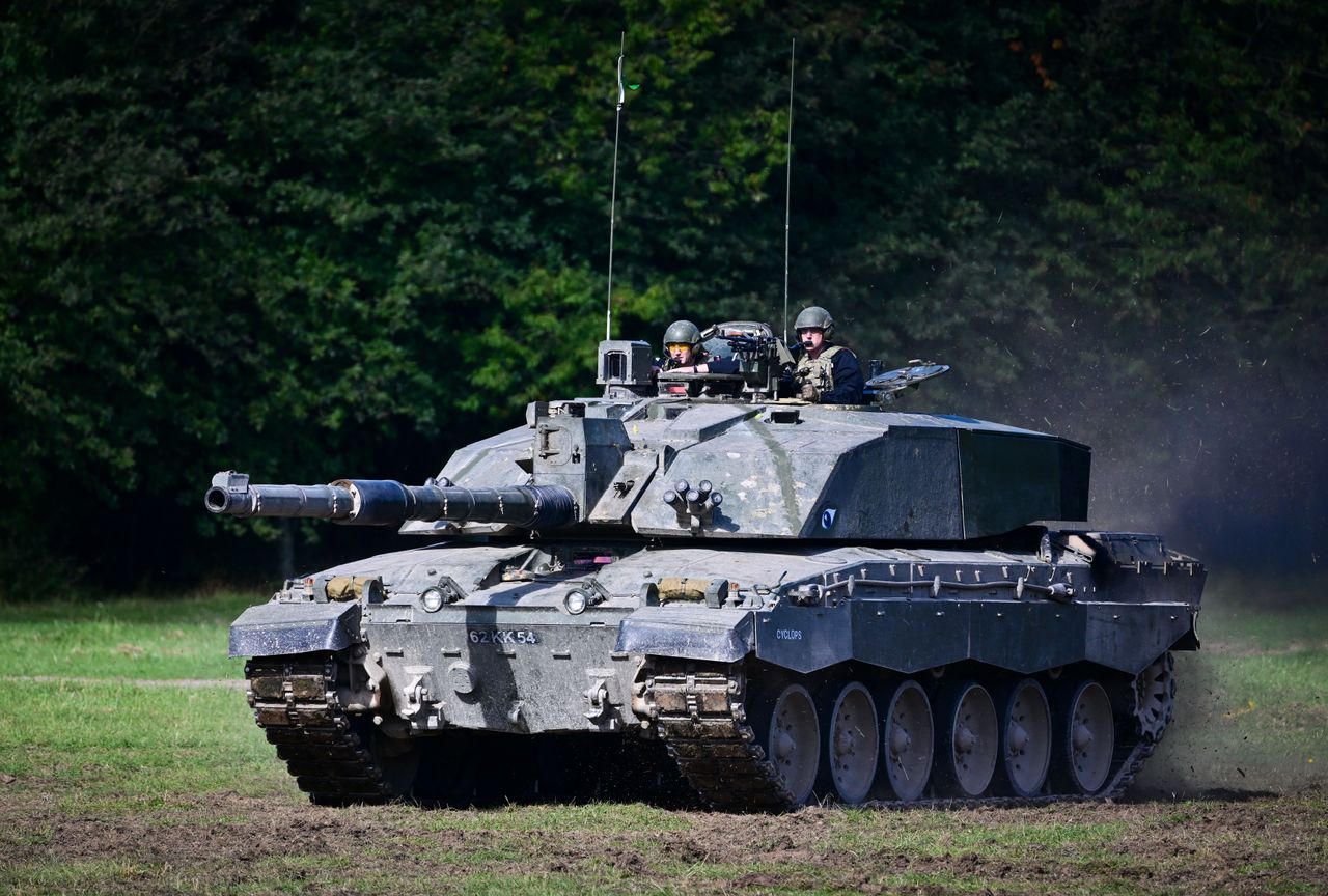 A Challenger 2 British tank. 