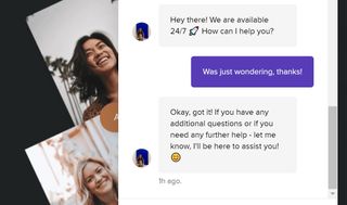 Zyro's webpage demonstrating its live chat customer support feature