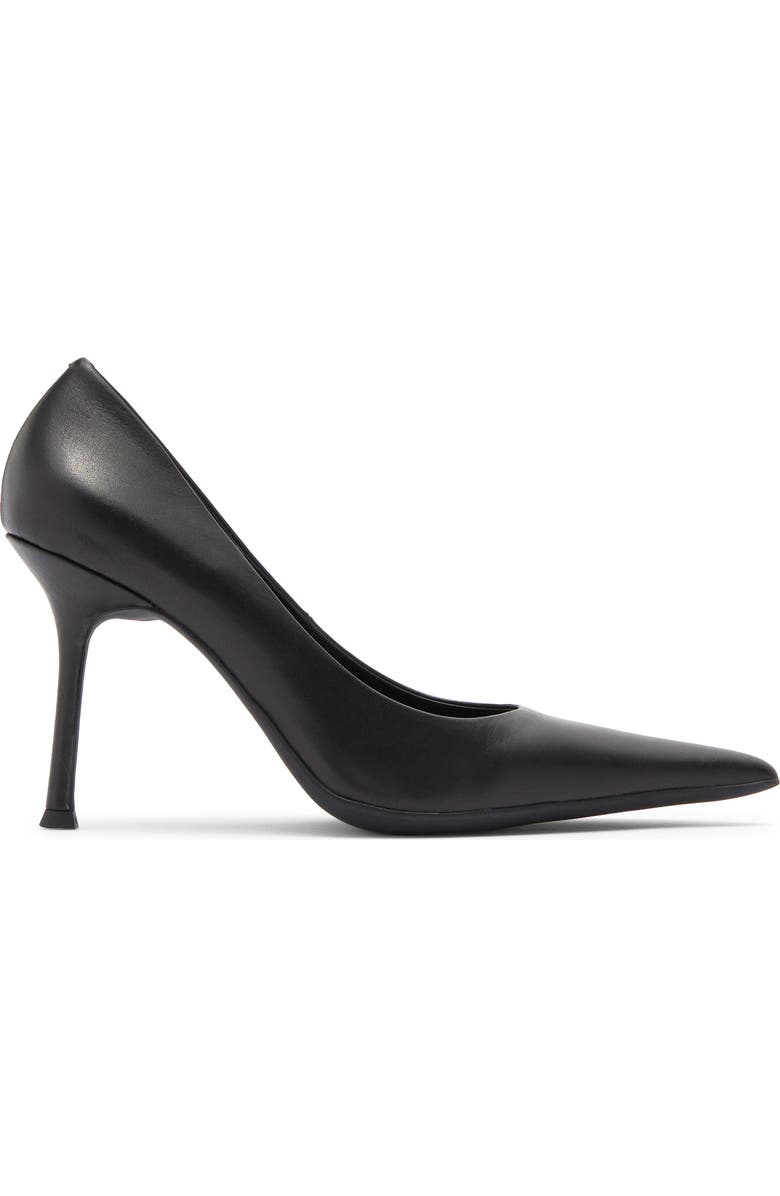 Risktaker Pointed Toe Pump