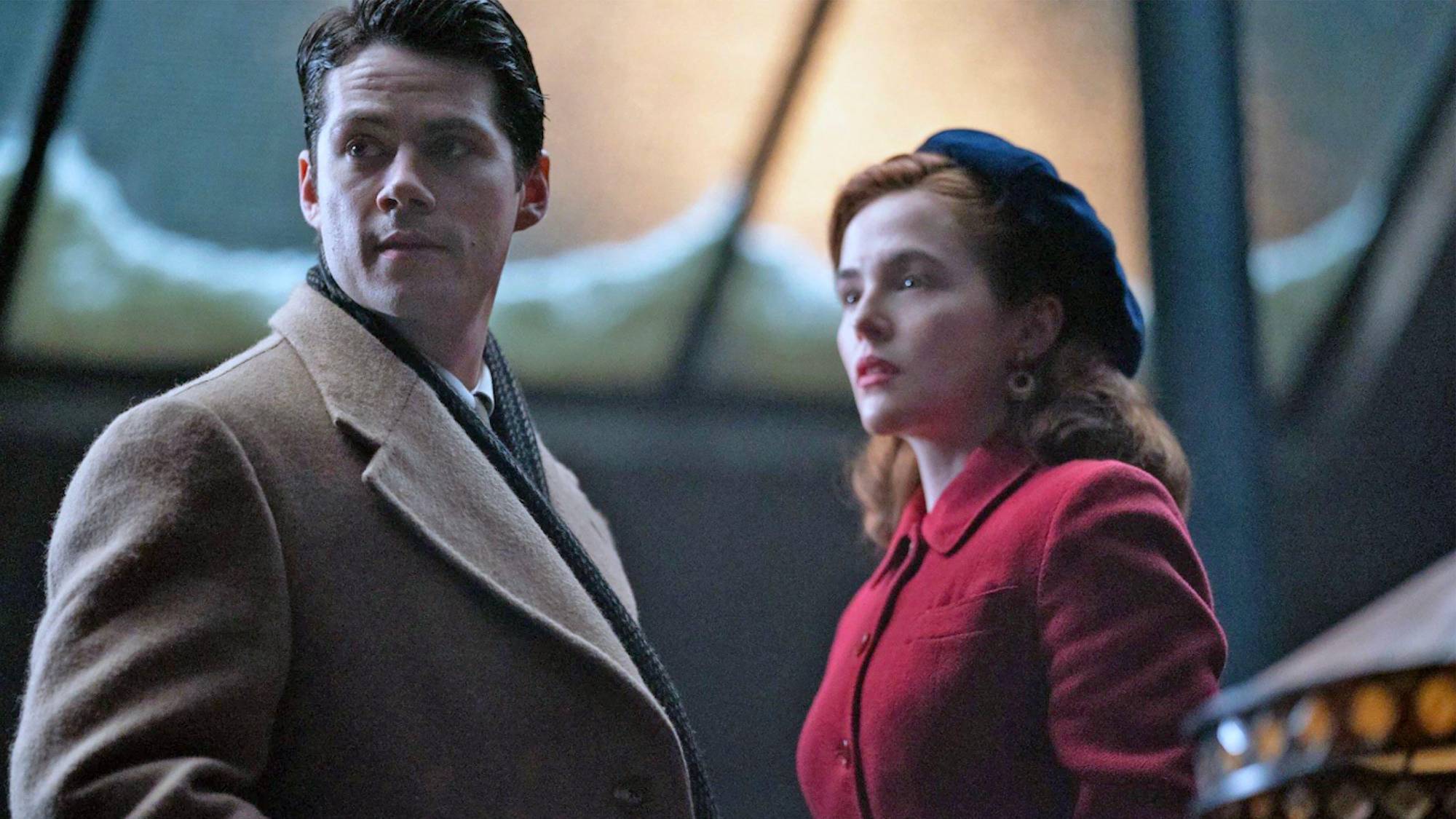 (L-R) Dylan O'Brien as Richie Boyle and Zoey Deutch as Mable Shaun in 