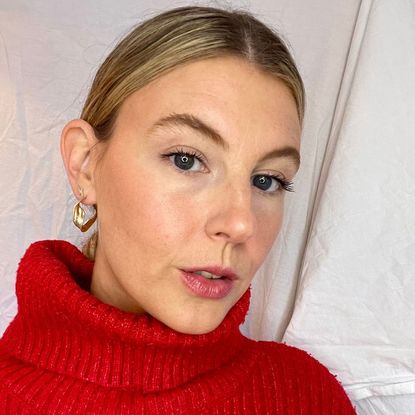 rare beauty-image-of-beauty-editor-wearing-rare-beauty-make-up