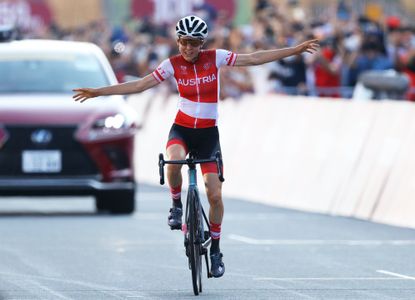 Anna Kiesenhofer wins the Olympic Games 2020 road race