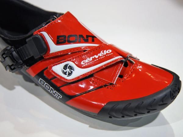 Bont fits its ctt-one flagship road shoe with a single forefoot strap.