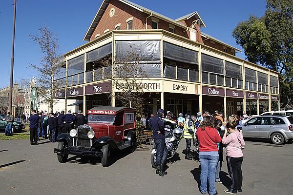 The 2009 Tour of the Murray River began outside the Beechworth bakery.