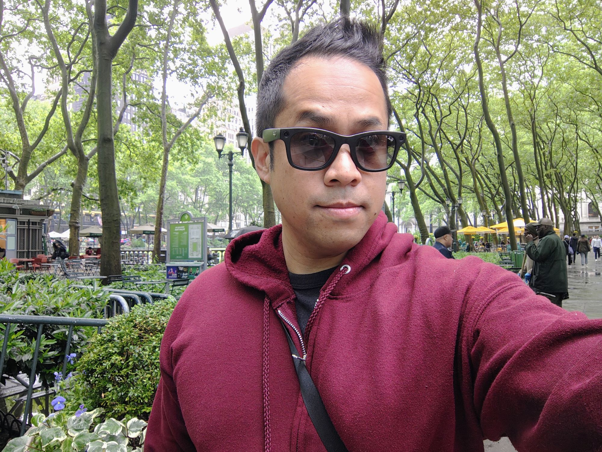 Motorola Razr Plus 2024 selfie sample.
