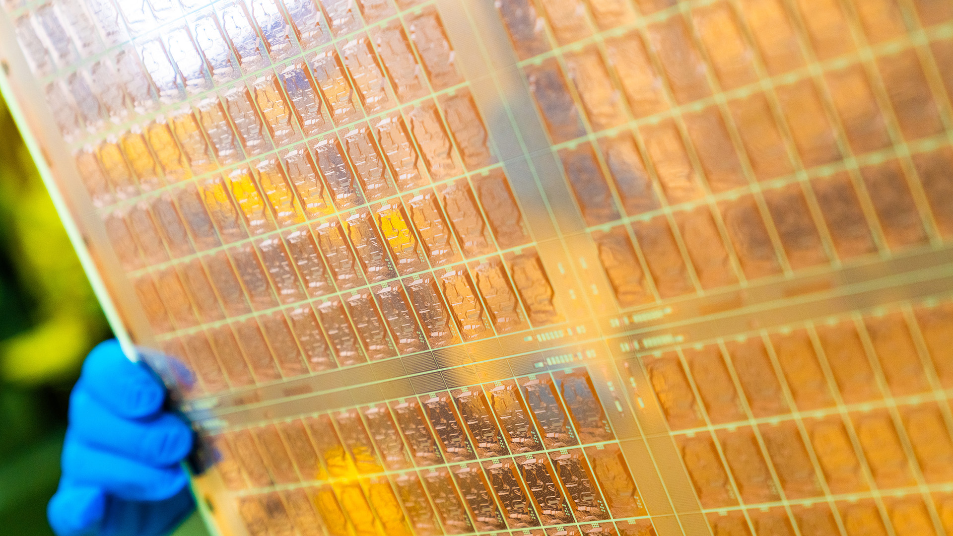  It looks like AMD is racing Intel to production of chips on glass substrates for faster, more efficient processors 