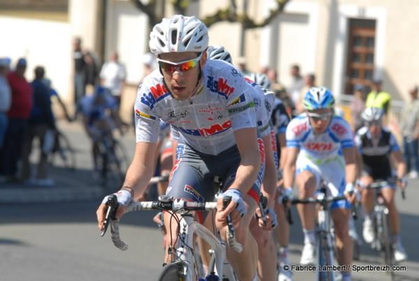 Yoann Huguet (Skil Shimano) pushes the pace in the breakaway