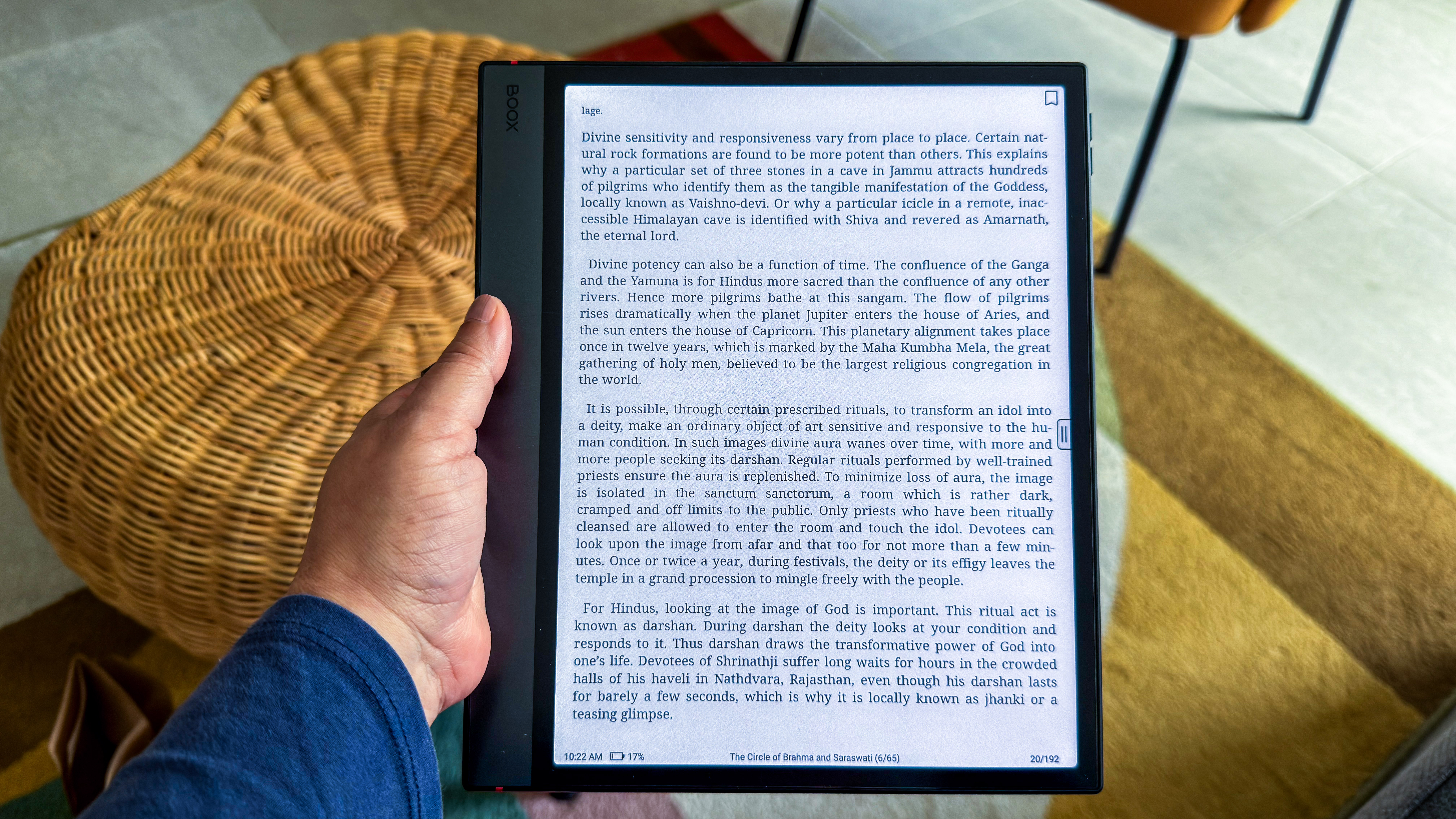 A person holding the Boox Note Air5 C