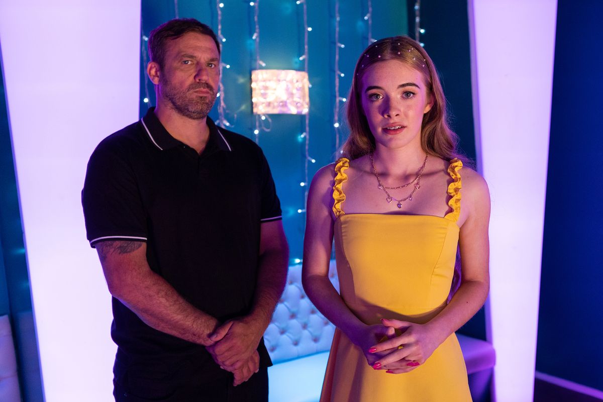 Is Ella Richardson in danger because of Warren? 