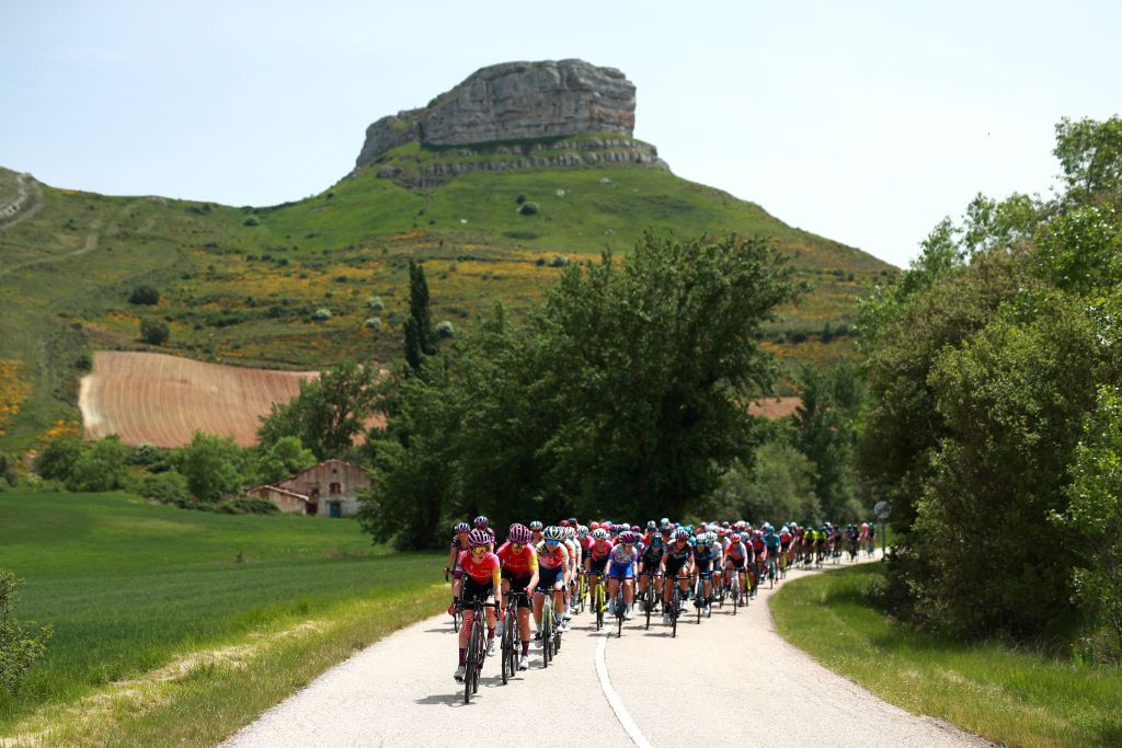 AGUILAR DE CAMPOO SPAIN MAY 20 A general view of Anna Shackley of United Kingdom and Team SD Worx and the peloton competing during the 7th Vuelta a Burgos Feminas 2022 Stage 2 a 128km stage from Sasamn to Aguilar de Campoo VueltaBurgos BurgosFem UCIWWT on May 20 2022 in Aguilar de Campoo Spain Photo by Gonzalo Arroyo MorenoGetty Images
