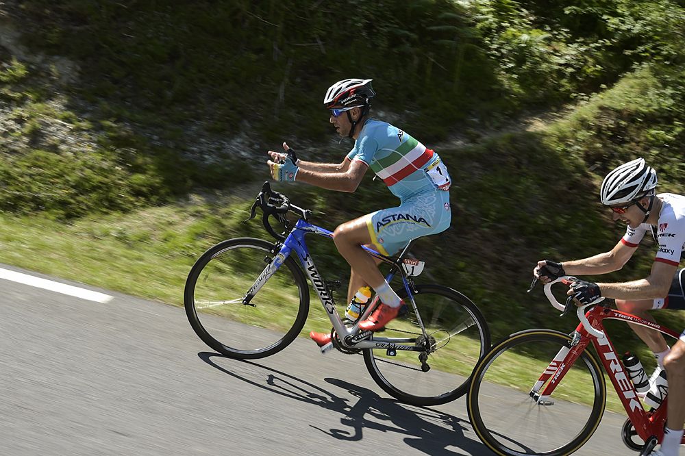 Vincenzo Nibali (Astana) lost time on the climb to La Pierre-Sant-Martin