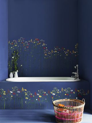 how to paint a bathtub royal blue on the bath and walls