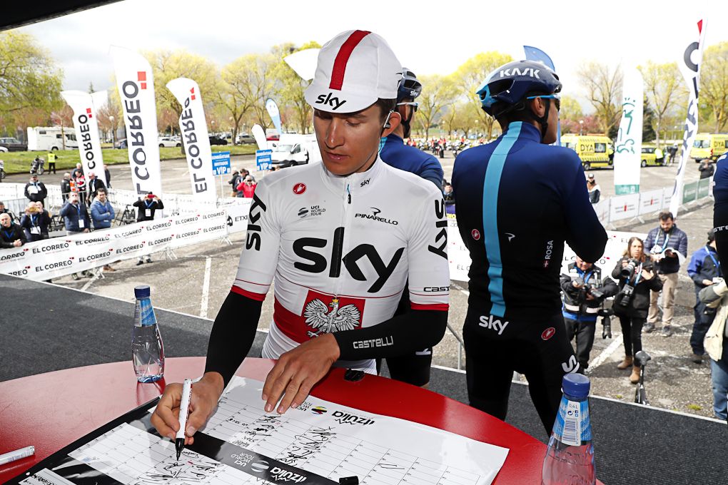 Michal Kwiatkowski signs in for stage 4 at Pais Vasco