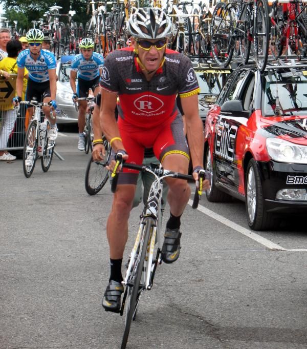 Lance Armstrong was a late showing at the start in Rodez
