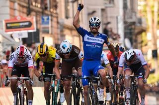 Julian Alaphilippe wins Milan-San Remo 2019