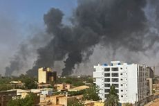 Smoke billows as fighting continues in Sudan. 
