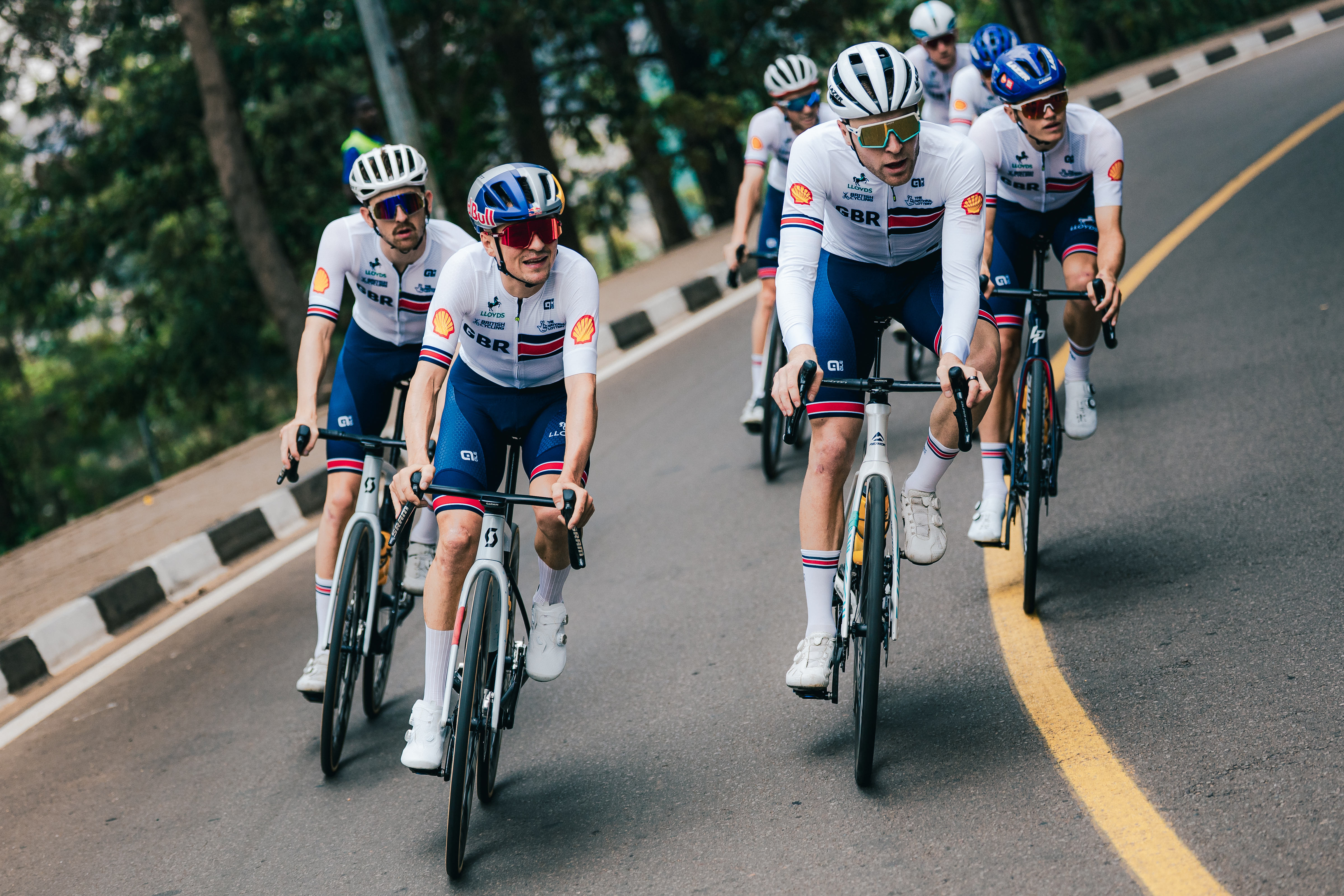 Tom Pidcock and the GB elite men at the World Championships