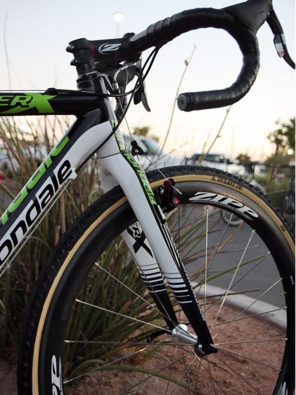 The newly tapered front end on Cannondale's new SuperX carbon 'cross racer lends additional torsional stiffness and makes for a clean and seamless look.