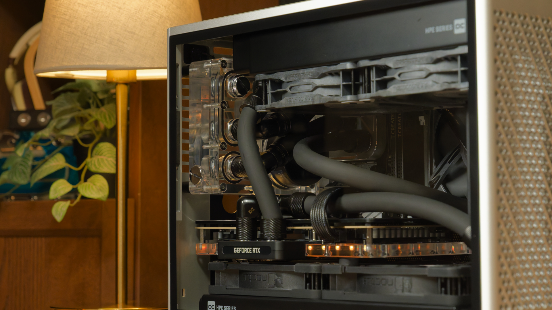 Greyscale ITX Build Beauty Shots