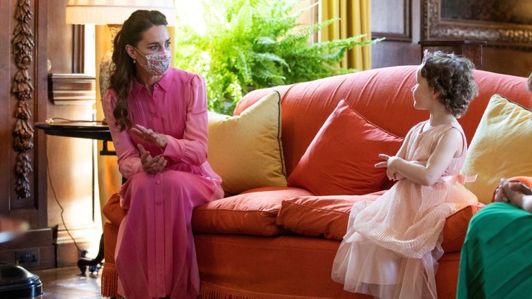 Kate Middleton meets little girl