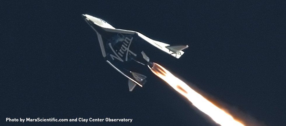 Virgin Galactic&#039;s private SpaceShipTwo suborbital space plane streaks across the sky in a supersonic rocket-powered test flight on Jan. 10, 2014 over Mojave, Calif.