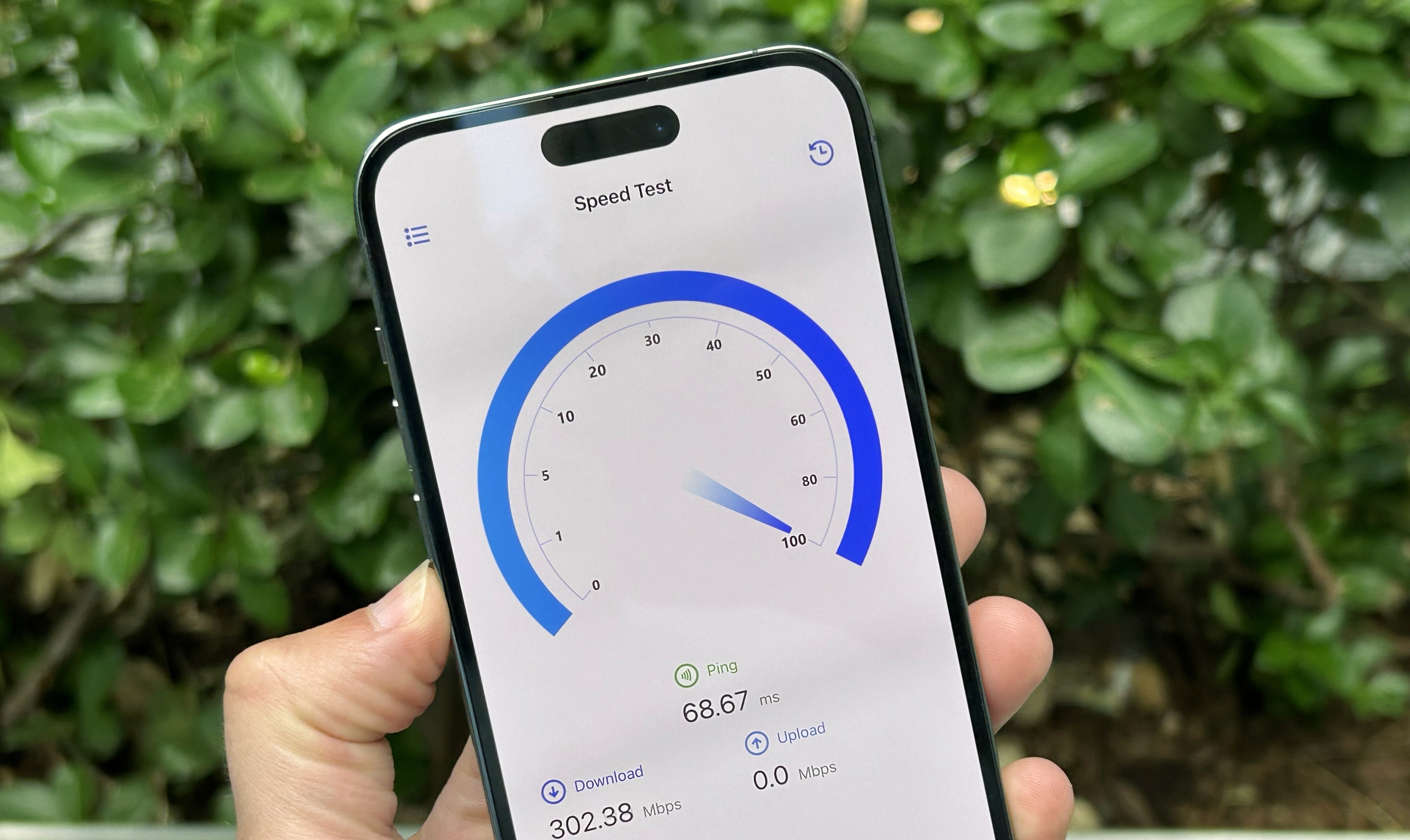 iPhone 14 Pro Max running speed test app