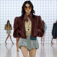 Chloé S/S 25 bubble shorts look.