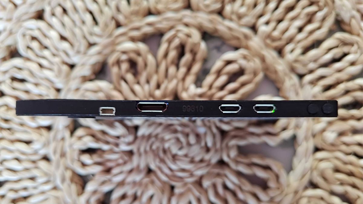 Side view of Gamercard with side ports in view.