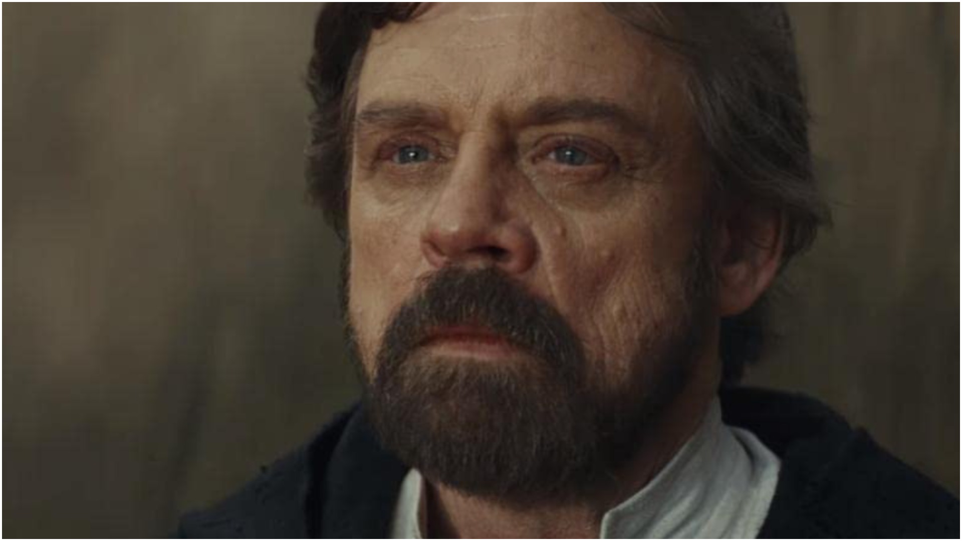 Mark Hamill Hints at Identity of 'Last Jedi' in Star Wars