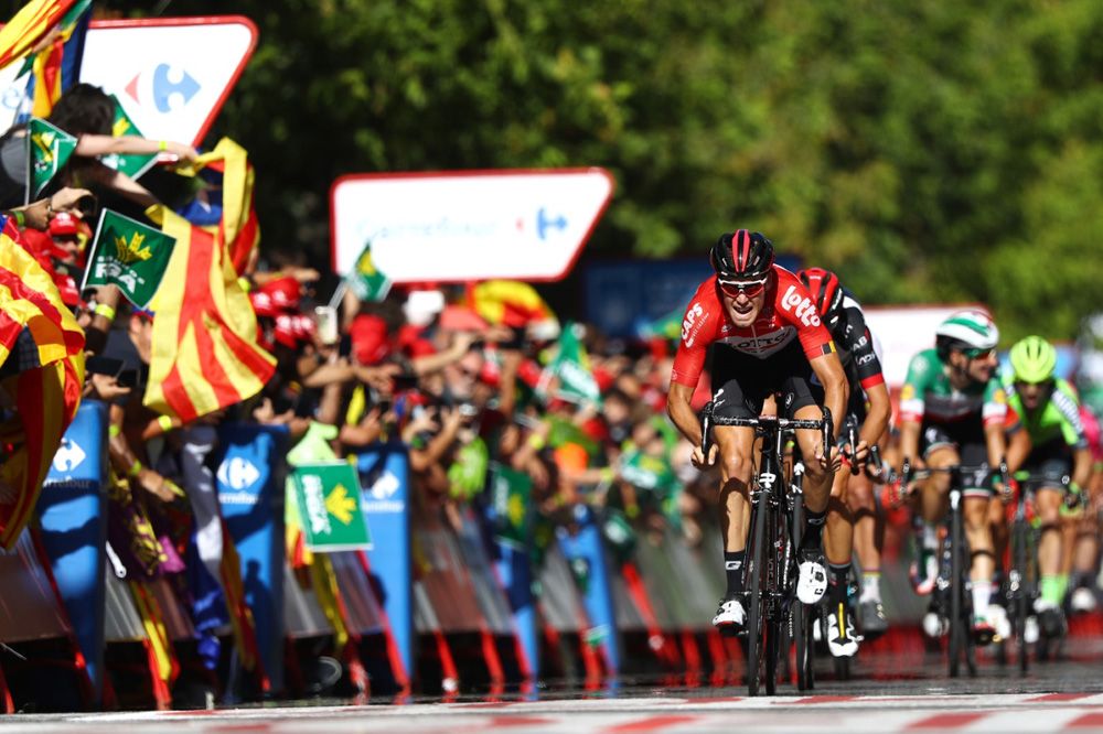 Jelle Wallays (Lotto Soudal) hit out with 200m to go