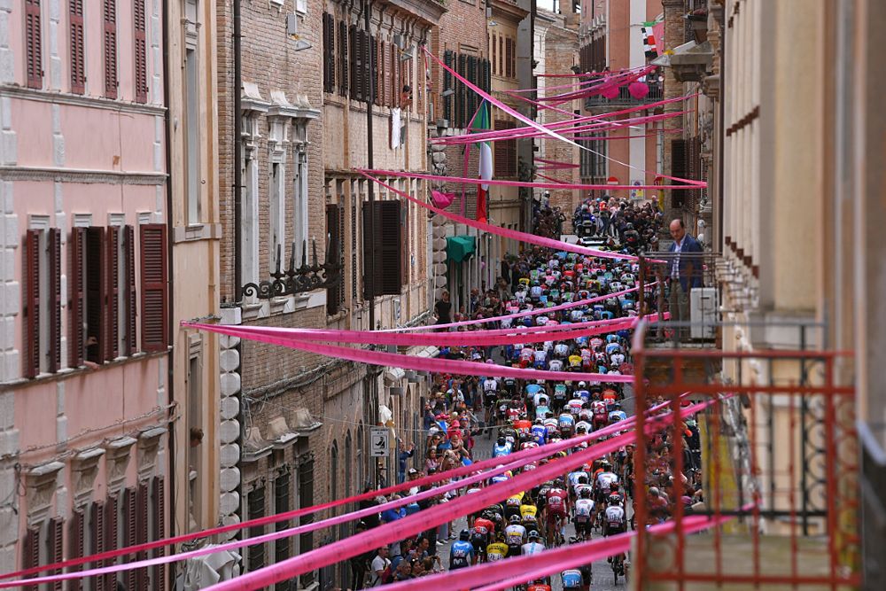 The peloton during stage 12 of the Giro d'Italia 2018