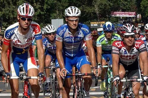Tom Boonen (Quick Step-Innergetic) comes home in the grupetto.