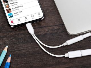 Iphone 8 discount plus earphone adapter