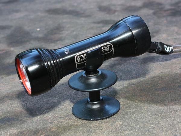 The ingenious ball joint on the helmet mount allows for the easiest aiming of any system currently available