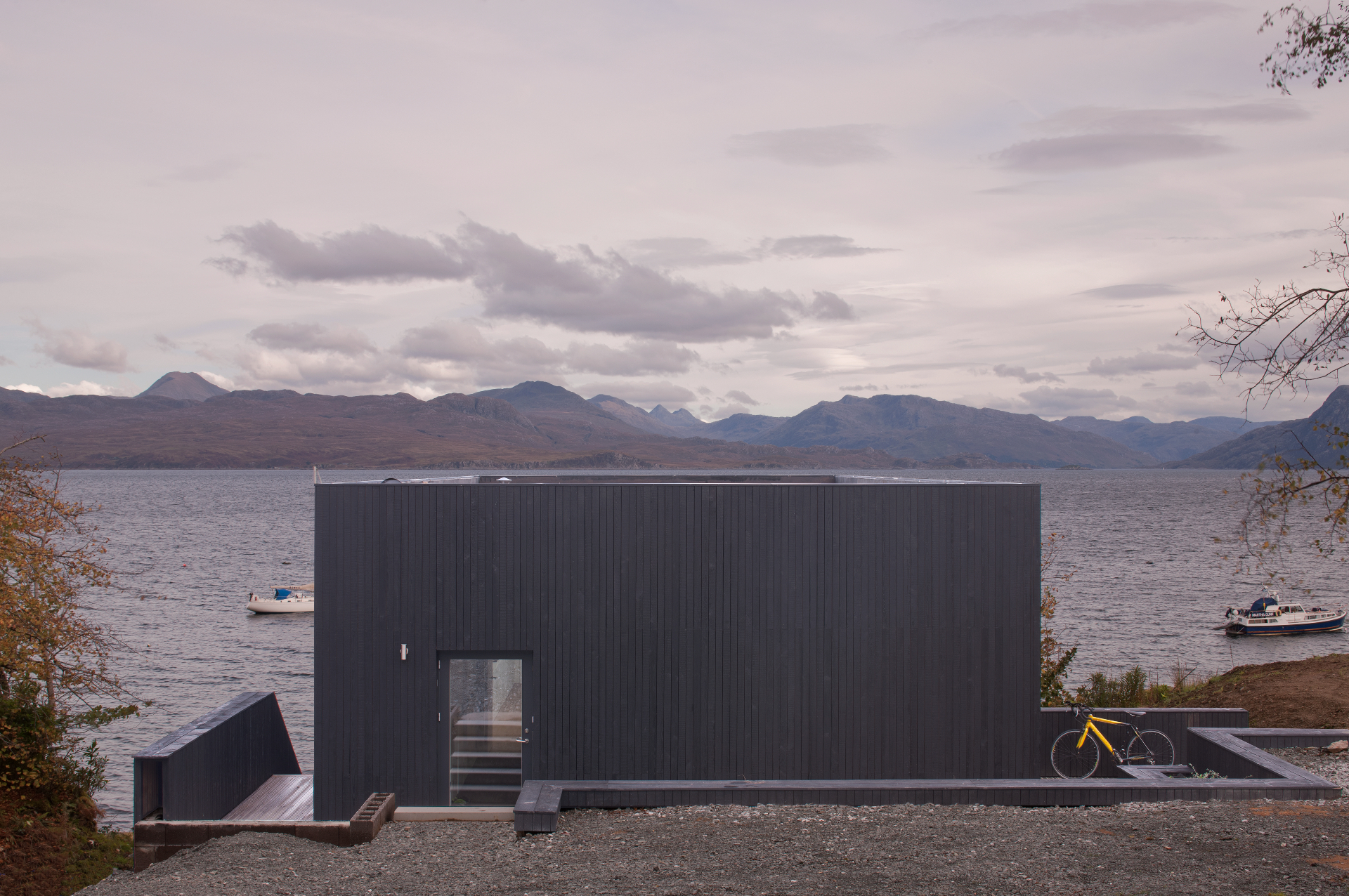 House and view of the inlet