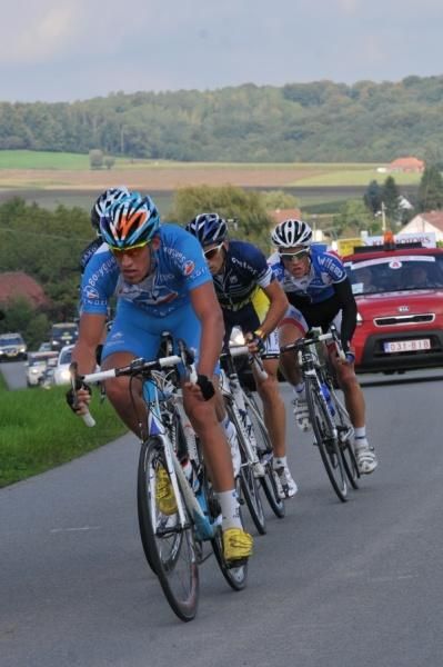 Damien Gaudin (Bbox Bouygues Telecom) rides in the break.