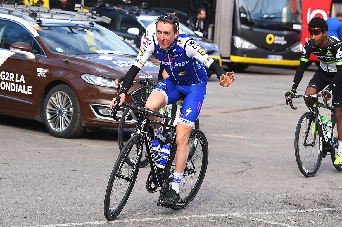 Dan Martin waves to the fans