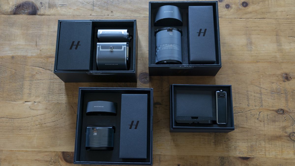 Unboxing the Hasselblad 907X CFV 100C