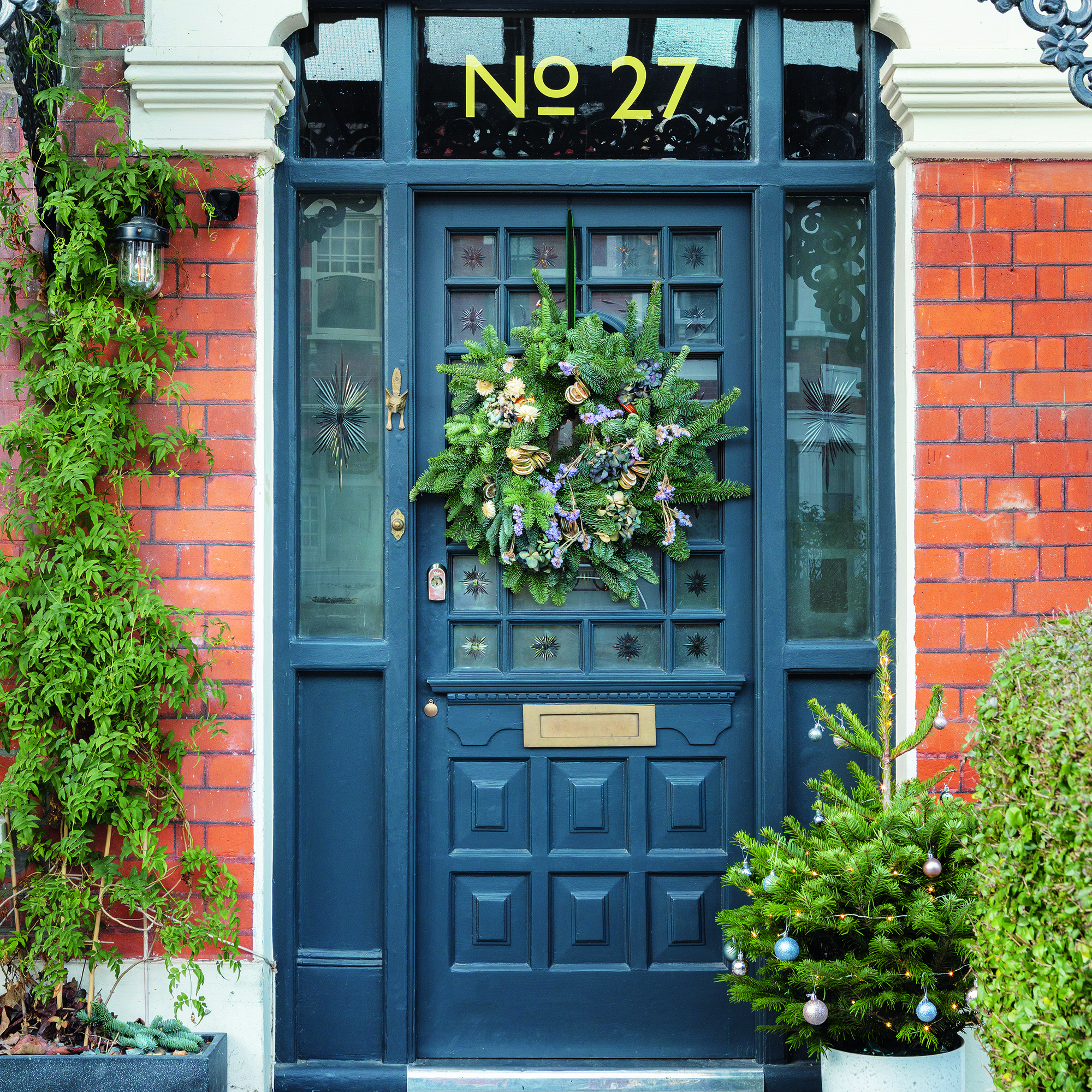 ways to decorate your front door for christmas