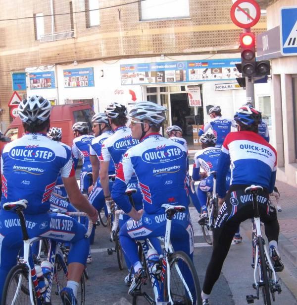 Even Quick Step stop for a red light.