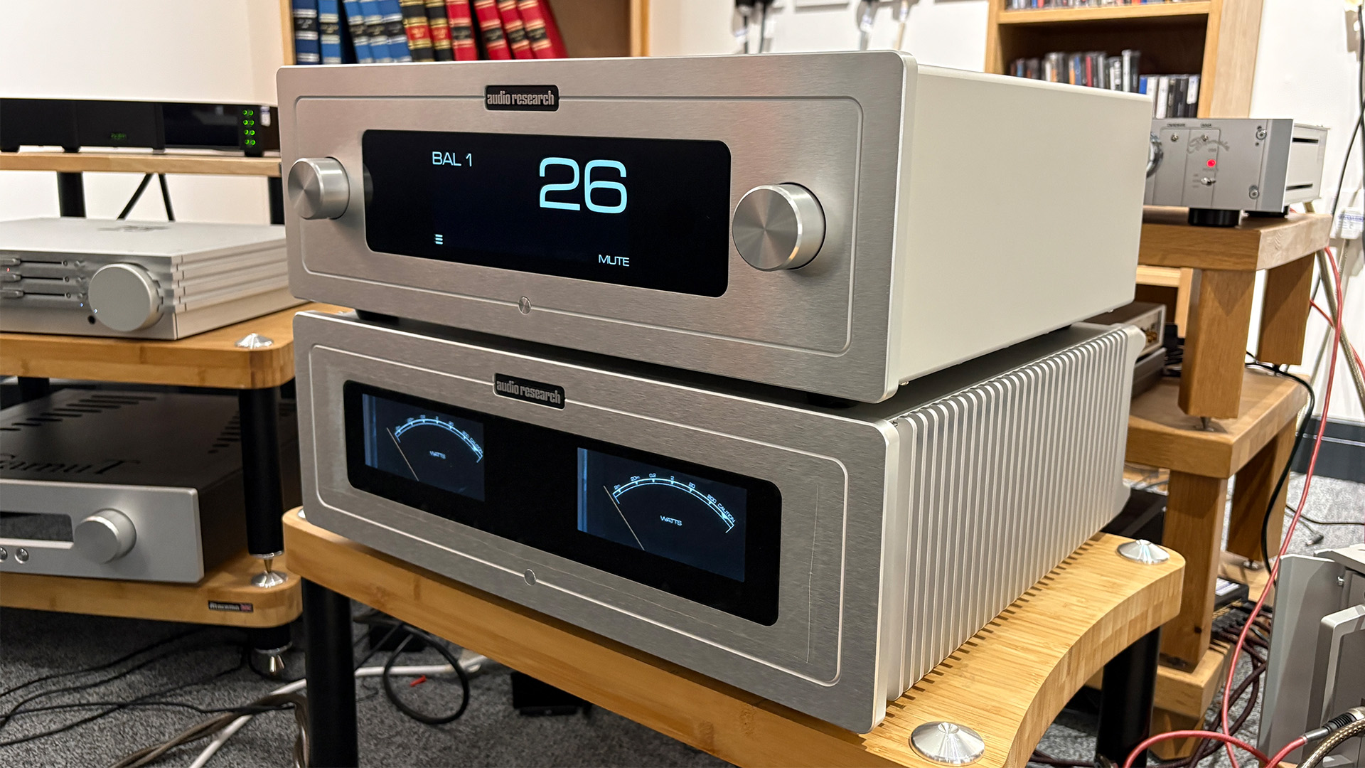 Audio Research LS-2/S-200 pre/power amp in What Hi-Fi? test room