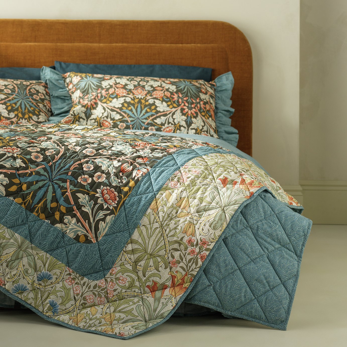 Habitat X Morris &amp;amp; Co. Hyacinth Quilted Bedspread - 220x200cm