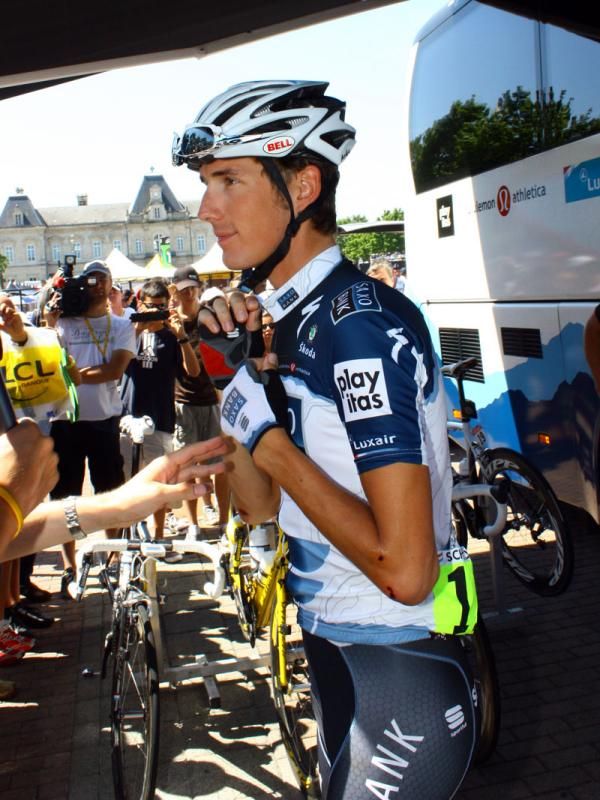Andy Schleck gets ready for stage 5