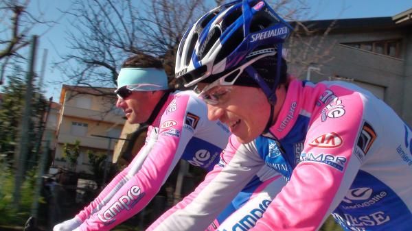 Cunego wears a helmet, Petacchi prefers a headband