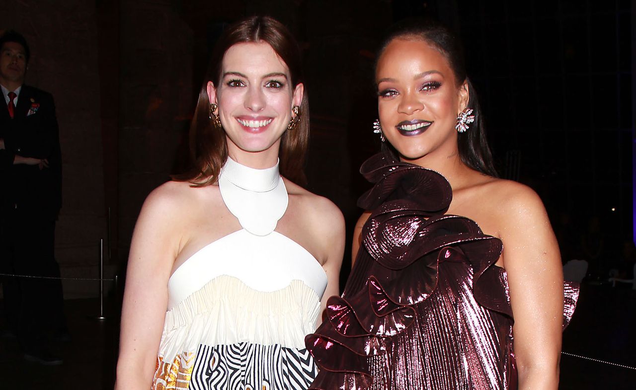 rihanna anne hathaway compliment