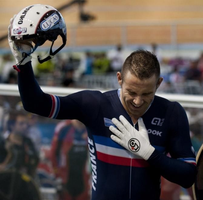 Francois Pervis acknowledges and thanks the crowd for their support